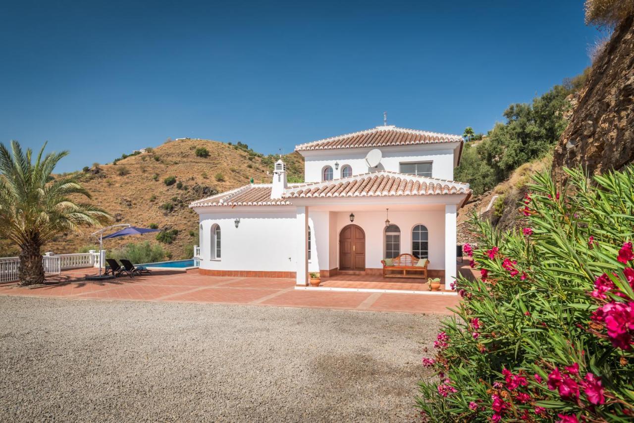Villa El Ancla Sayalonga Exterior photo